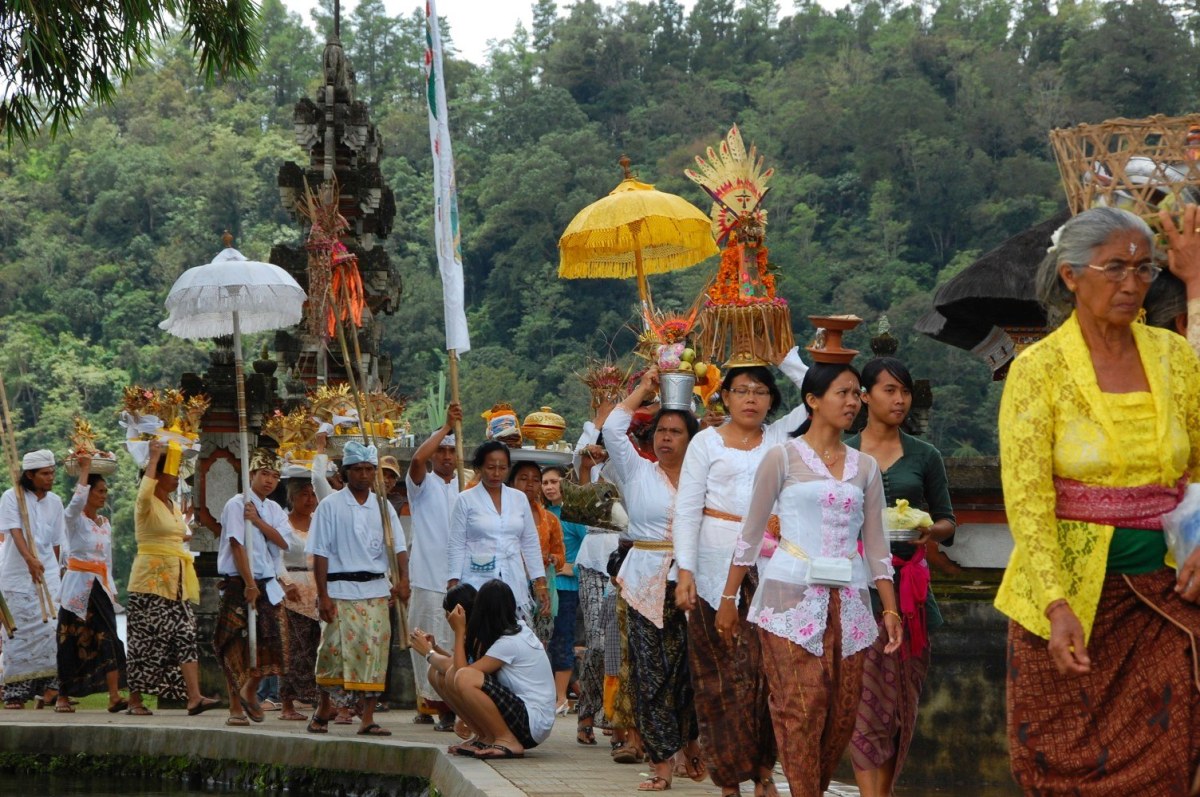 Perbedaan dan Persamaan Agama Hindu di India dengan Hindu Dharma Bali